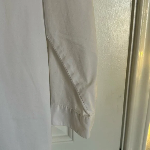XL- Chico's Crisp White Tunic/Shirt - Picture 9 of 9